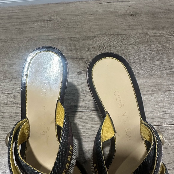 VINTAGE LV HEELS - Picture 4 of 5